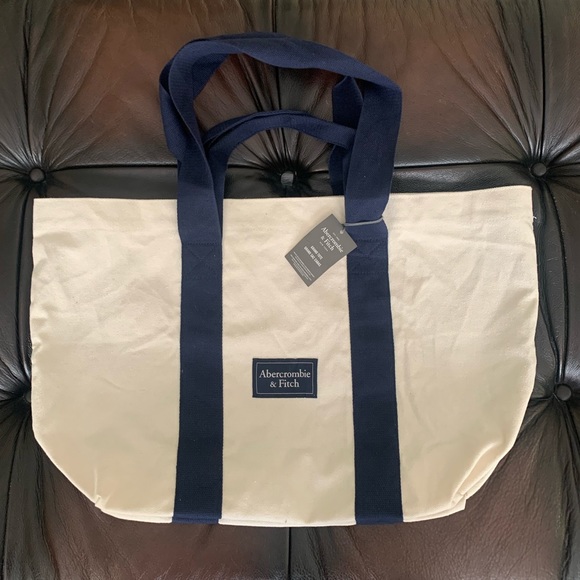 Abercrombie & Fitch Handbags - ✨Abercrombie & Fitch Grand Tote
